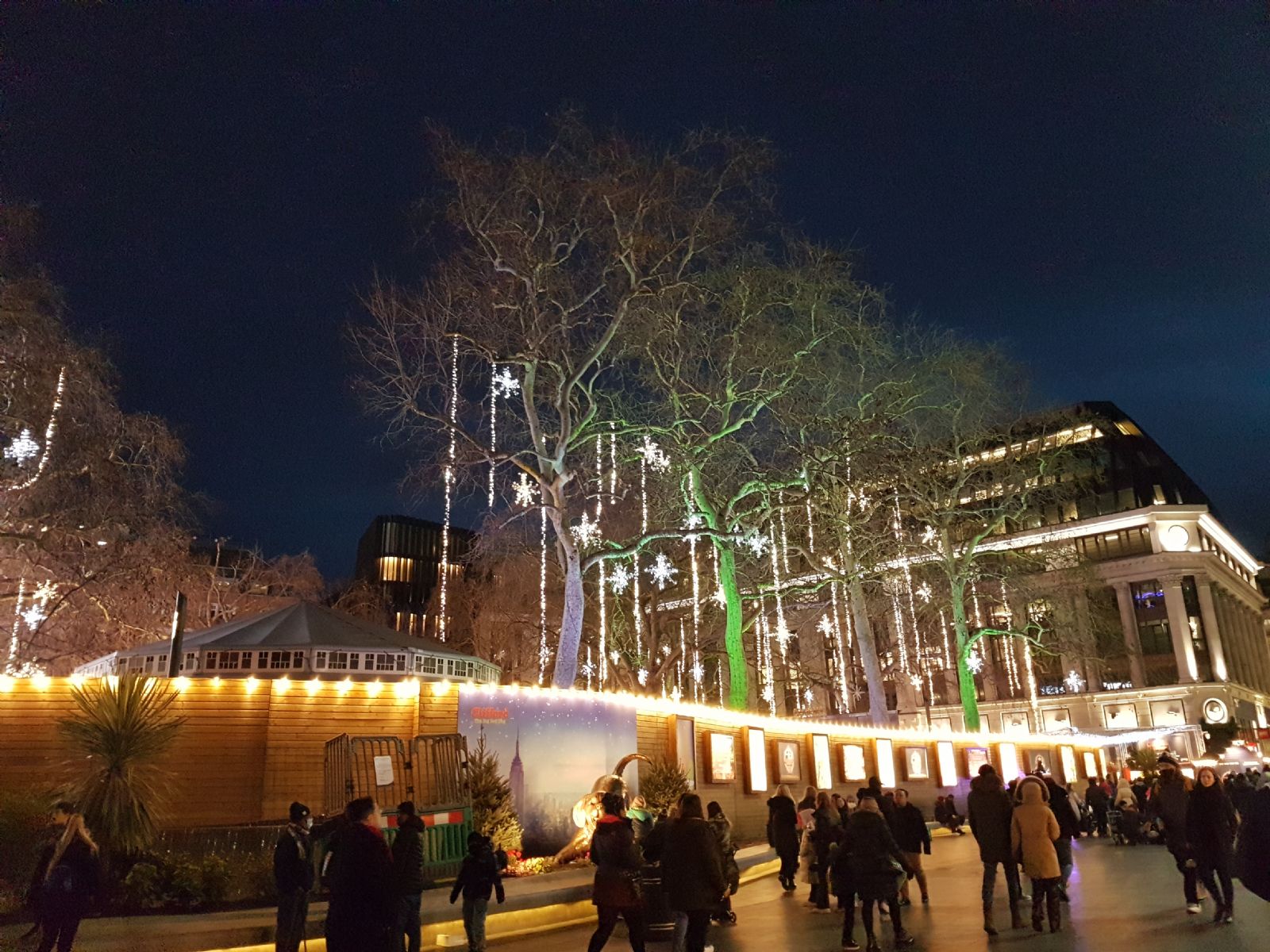 London 2021 night