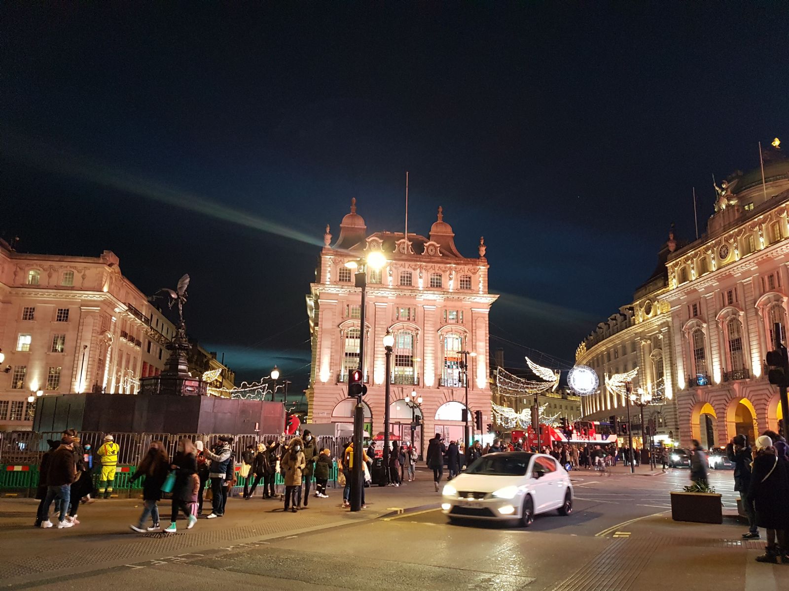 London 2021 night