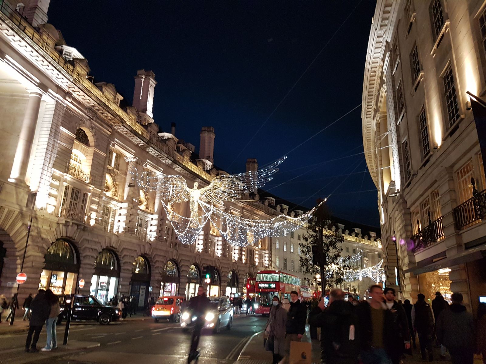 London 2021 night