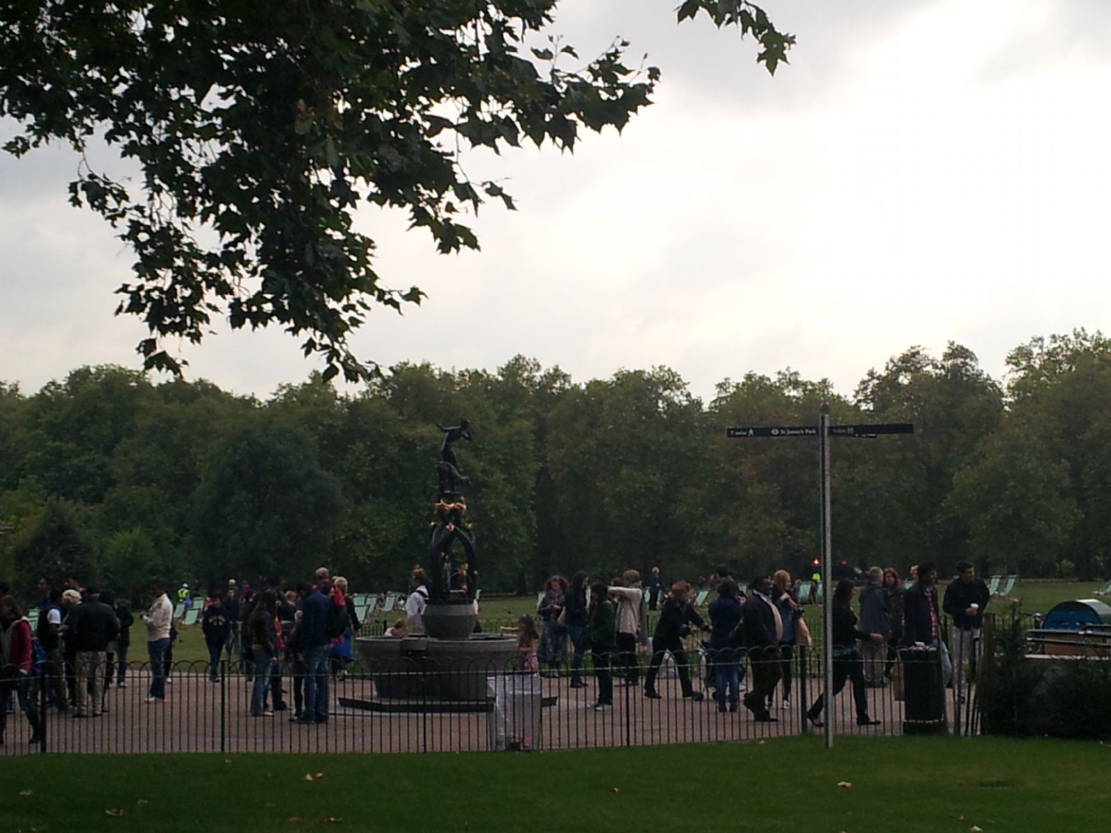St JAMES'S PARK