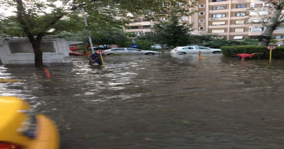 stanbul da yamur ve su basknlar